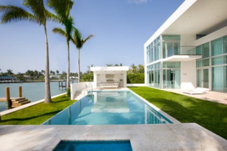 House-in-Miami-Interior-Design-in-White-2